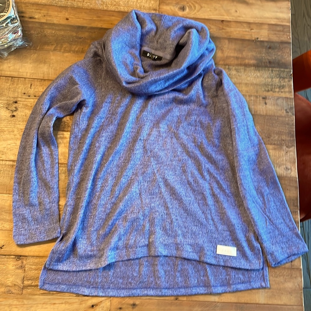 DKNY Sweater - Medium